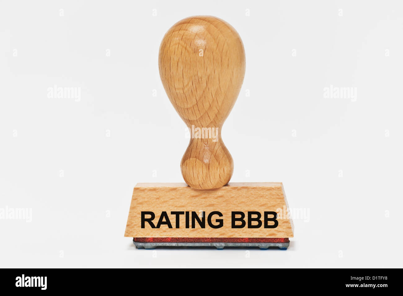 Detail-Foto von einem Stempel mit der Aufschrift Rating BBB, Hintergrund weiß Stockfoto