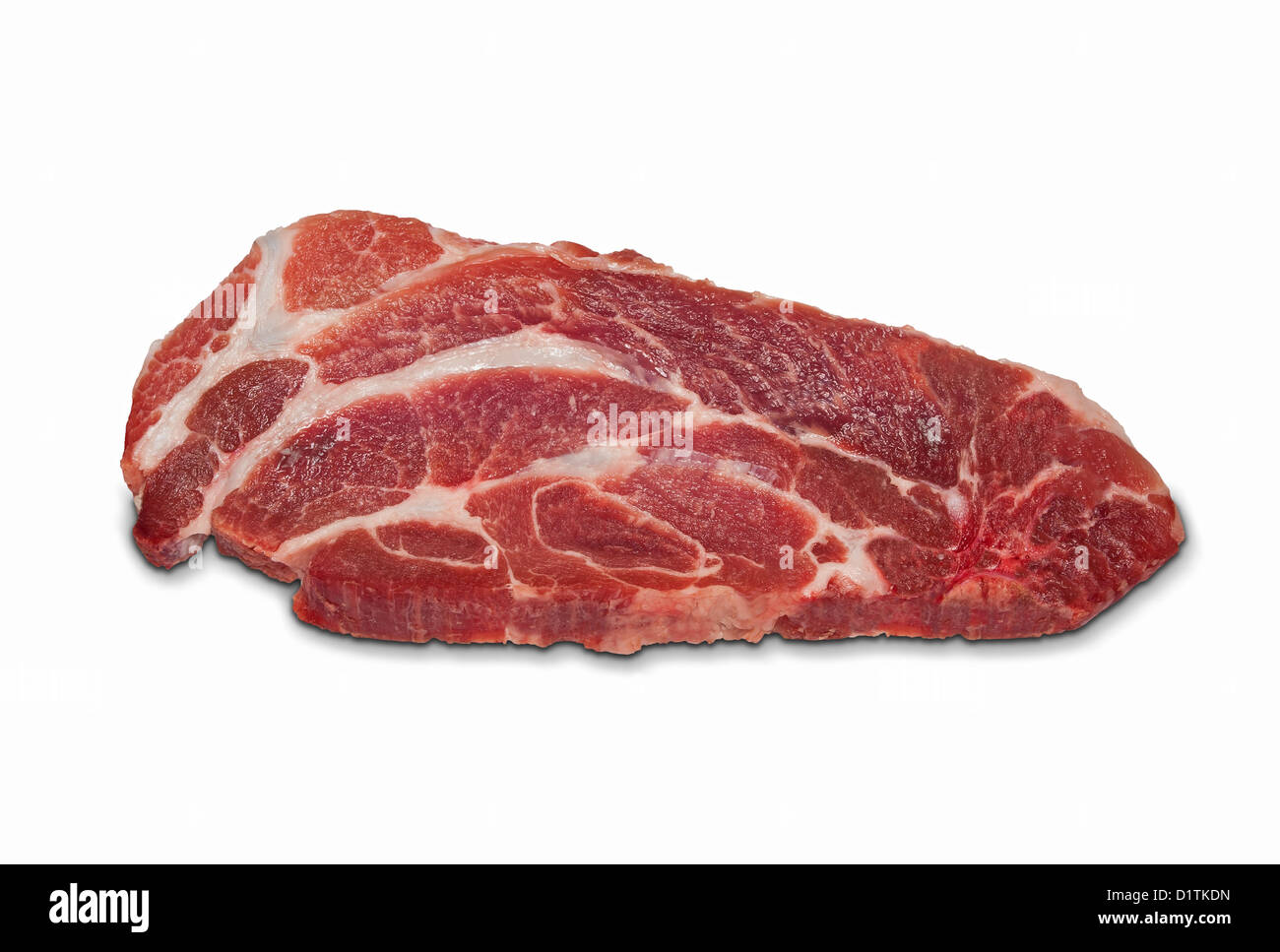 Rohes Fleisch isoliert auf weißem Hintergrund. Clipping-Pfad enthalten. Stockfoto