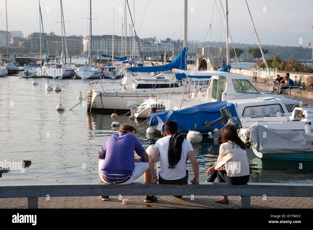 Menschen entspannen am See; Genf; Schweiz; Europa Stockfoto
