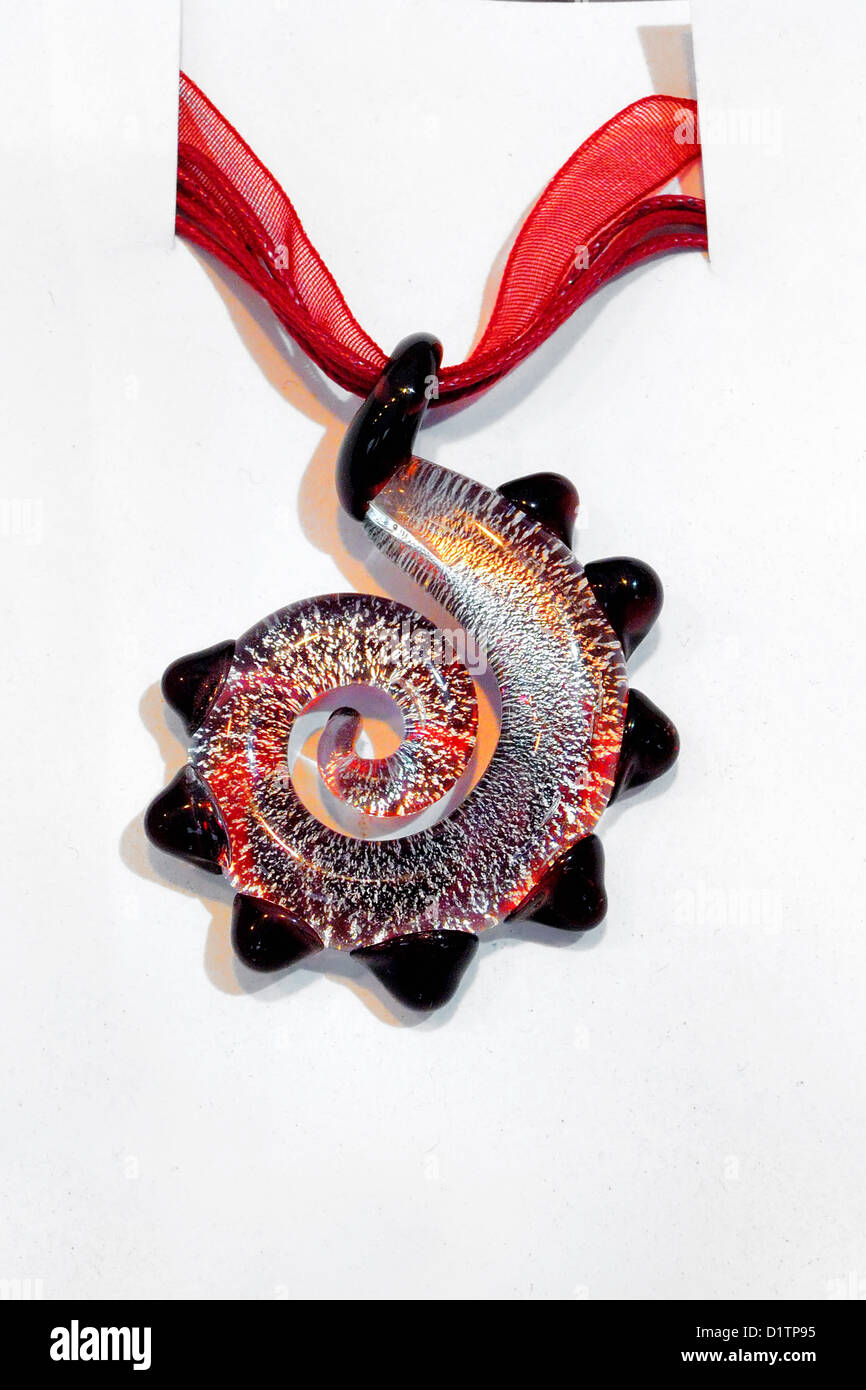 Glas-Ketten auf dem Display an der Zwiebel-Jahrmarkt 2012 in der Schweizer Hauptstadt Bern, Schweiz. Stockfoto