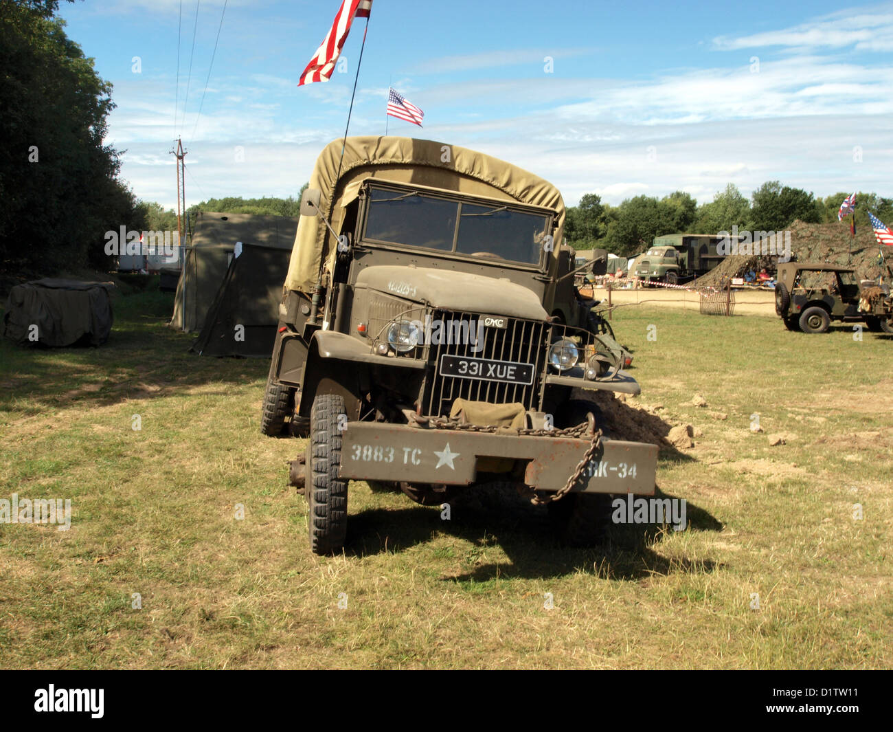 Krieg und Frieden-Show... GMC CCKW-353 LKW, 2,5-Tonnen, 6 x 6 Cargo w-Winde, USA Stockfoto