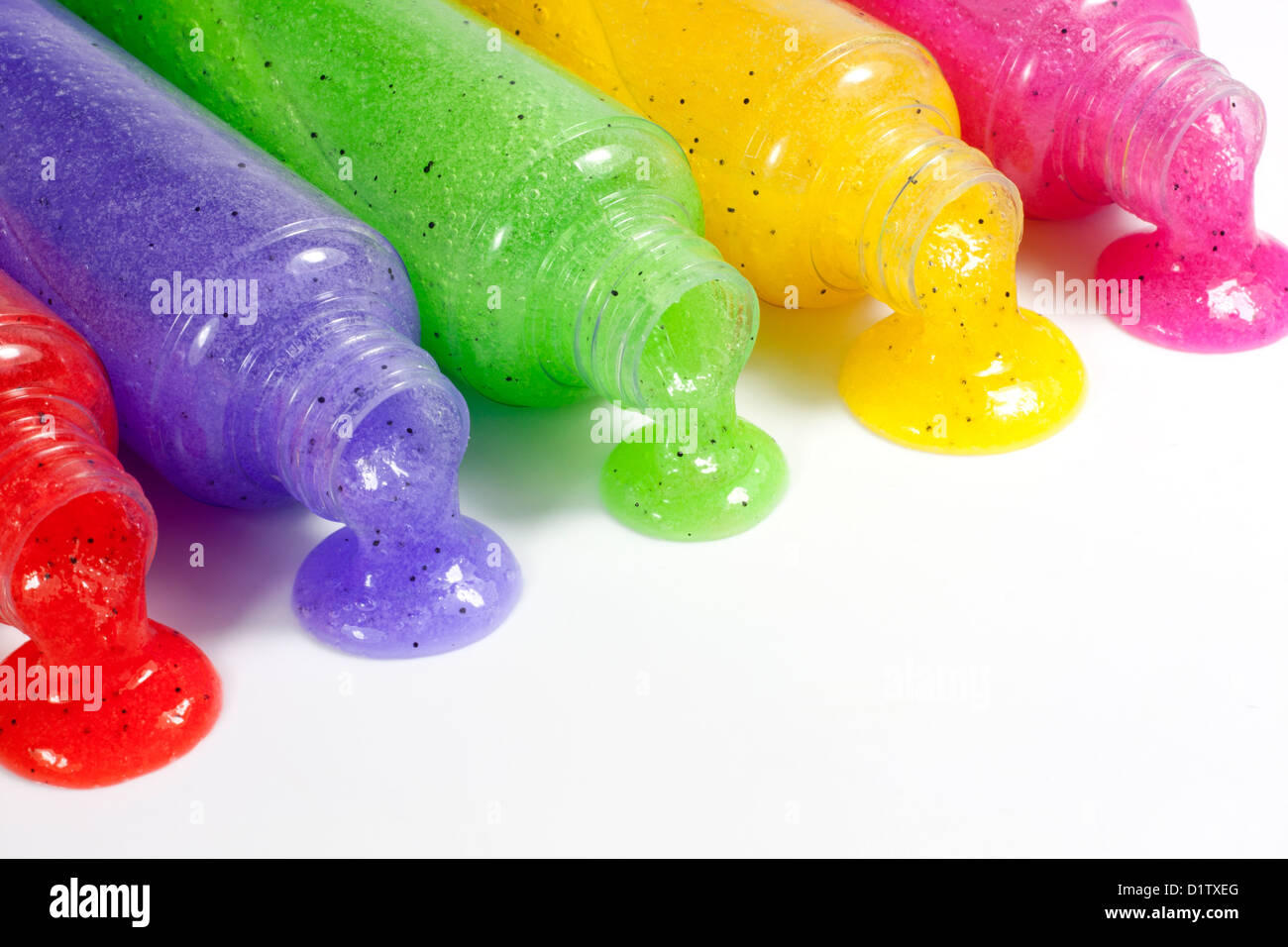 Bad-Set bunte peeling Flasche Closeup auf weißem Hintergrund Stockfoto