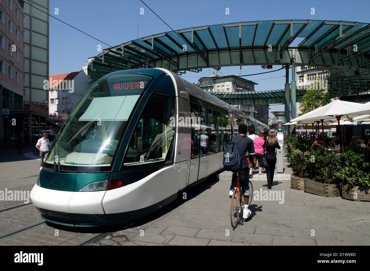 Straßburg, Frankreich, Straßenbahn an der Haltestelle Homme de Fer Stockfoto