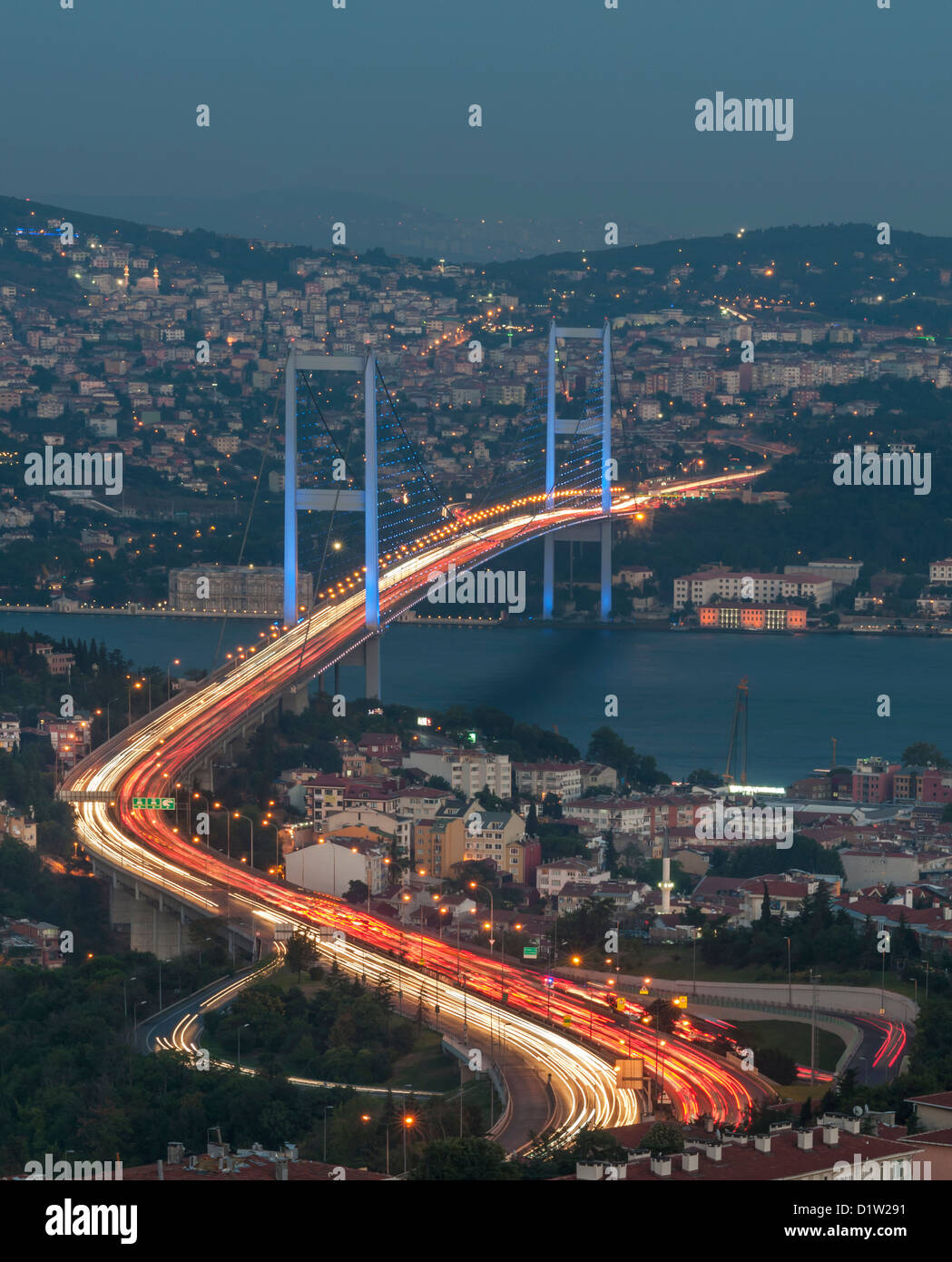 Die Bosporus-Brücke, auch genannt die erste Bosporus-Brücke ist eine der zwei Brücken in Istanbul, Türkei Stockfoto