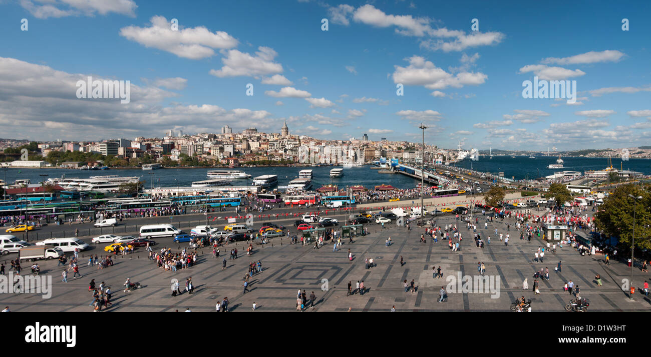 Panoramablick von Eminönü Platz, Galata-Brücke, Galata Turm, Istanbul, Türkei Stockfoto