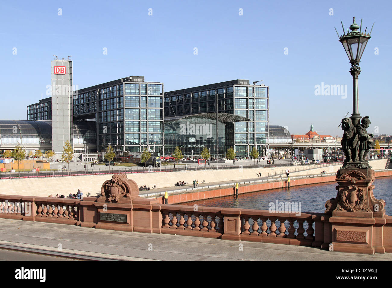 Berlin, Deutschland, Blick auf die Willy-Brandt-Straße bis zum Hauptbahnhof Stockfoto
