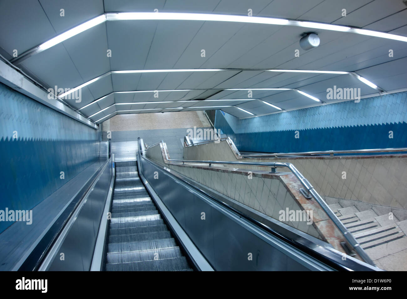 Rolltreppe Stahl kalt Konzept beenden Gefahr Metro City urban Metall metallic Stockfoto