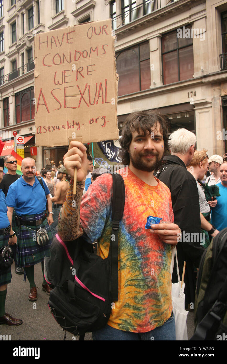 Eine kleine Gruppe von Asexuals trat London Pride parade Stockfoto