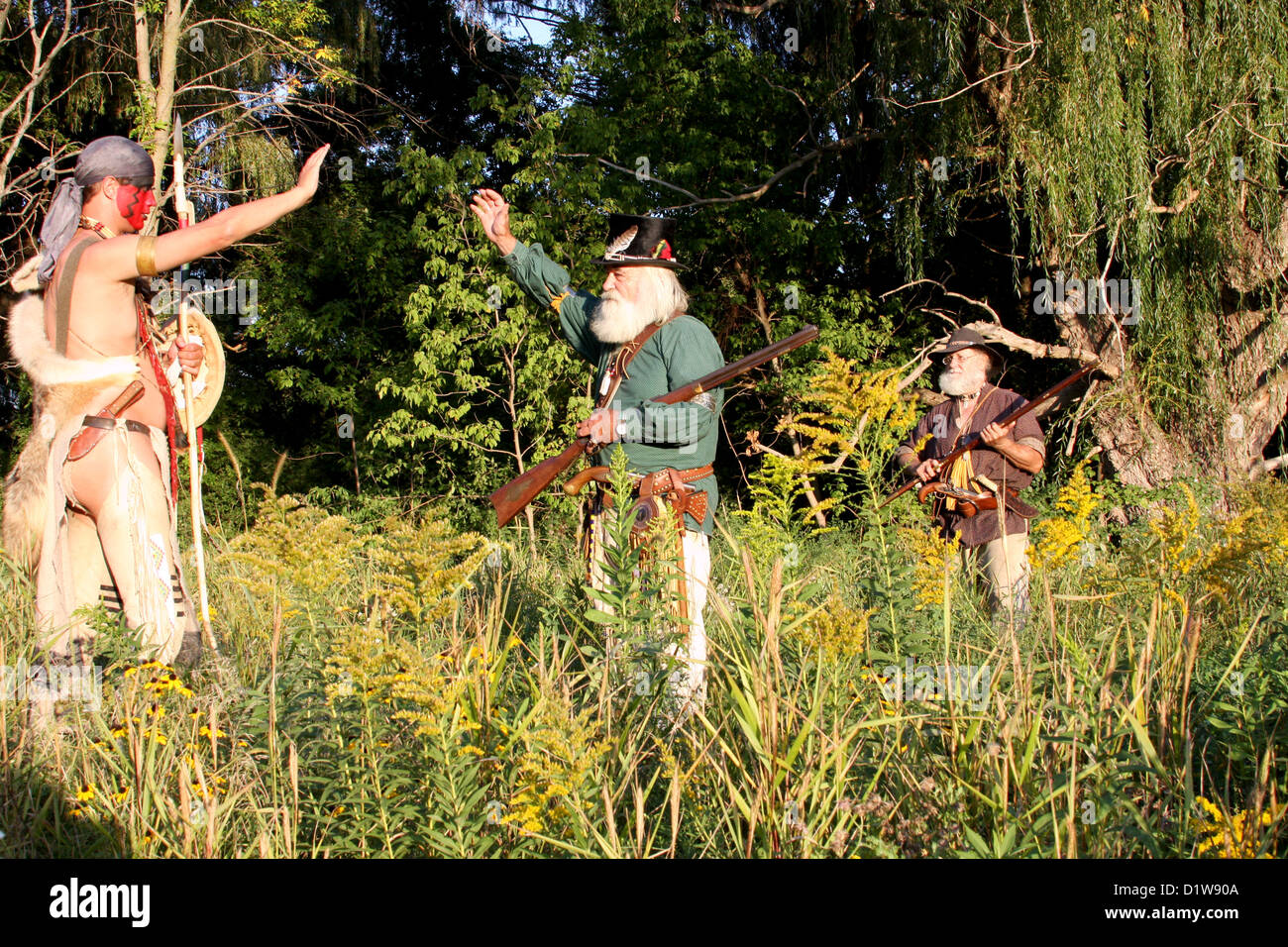 Ein freundliches Treffen zwischen Mountainmen Fallensteller und eine Native American Indian Stockfoto