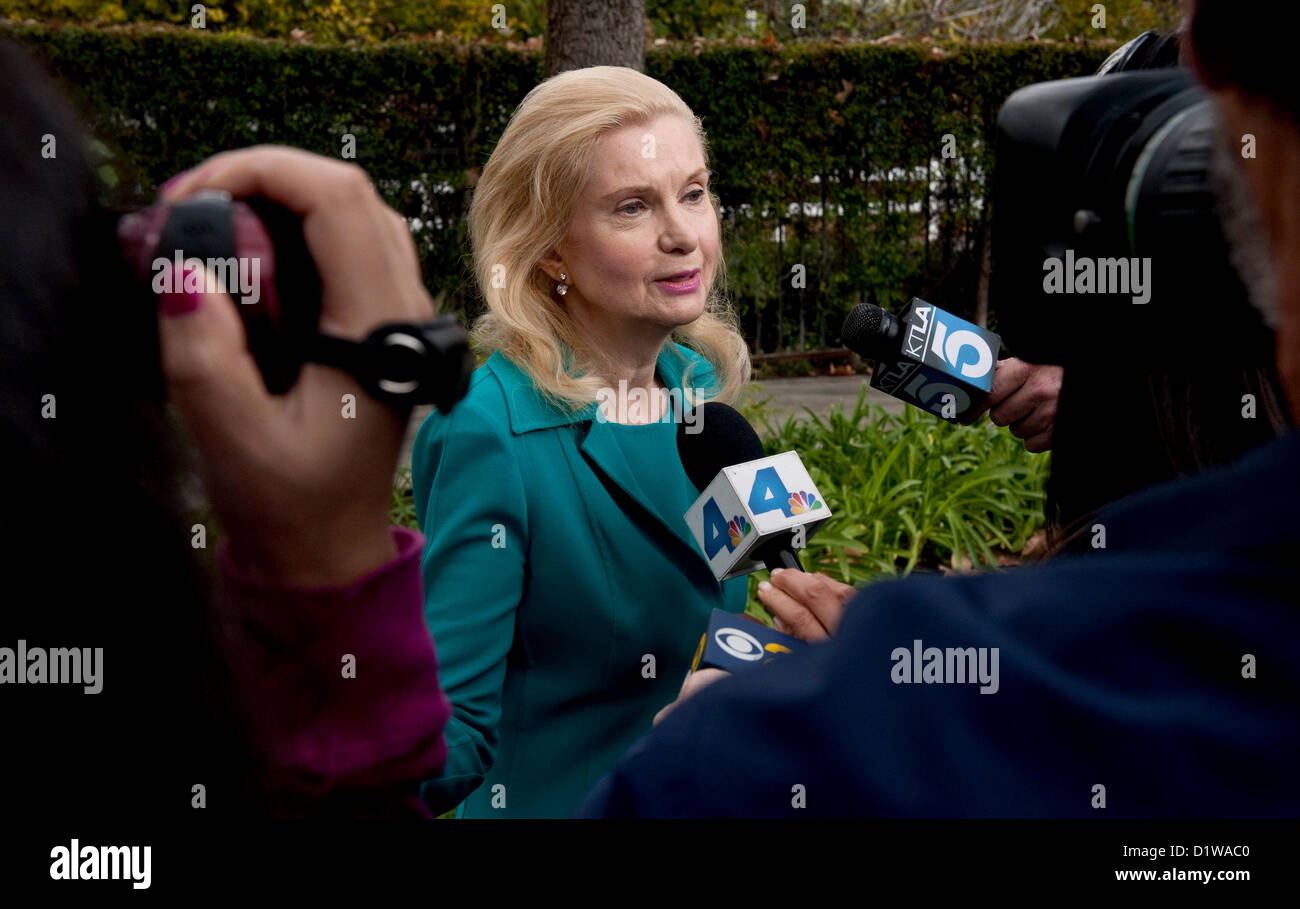 6. Januar 2013 - Yorba Linda, Kalifornien, USA - TRICIA NIXON COX spricht mit den Medien nach dem Besuch der Richard Nixon Centennial Geburtstagsfeier bei der Nixon Presidential Library. (Kredit-Bild: © Brian Cahn/ZUMAPRESS.com) Stockfoto