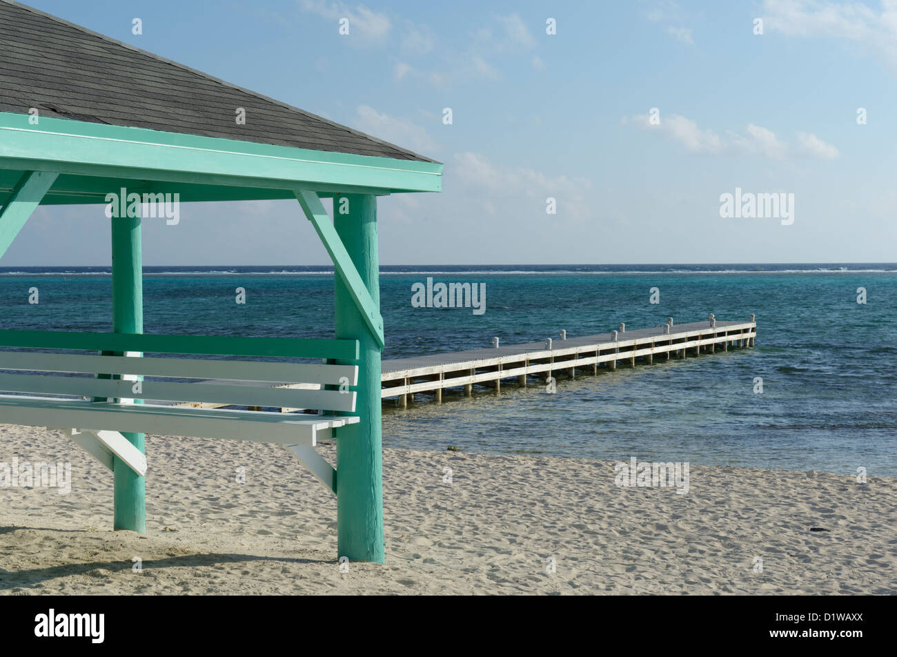 Docken Sie an Colliers öffentlichen Strand, Ostende, Grand Cayman, Cayman Islands, British West Indies an Stockfoto