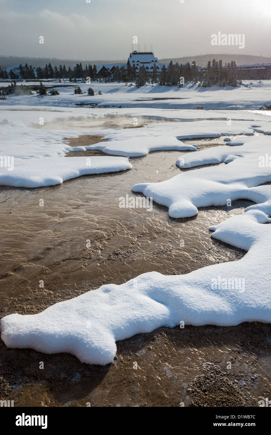 Old Faithful Lodge im Winter, Yellowstone-Nationalpark Stockfoto