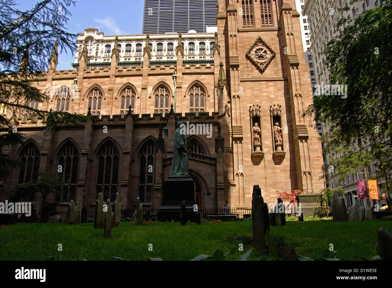 Dreifaltigkeitskirche, Wall Street, New York City, USA Stockfoto
