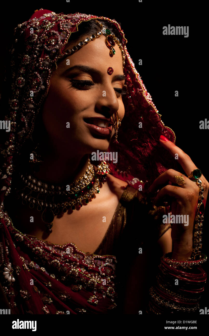 Nahaufnahme des indischen Braut Hochzeitskleidung und Schmuck Stockfoto