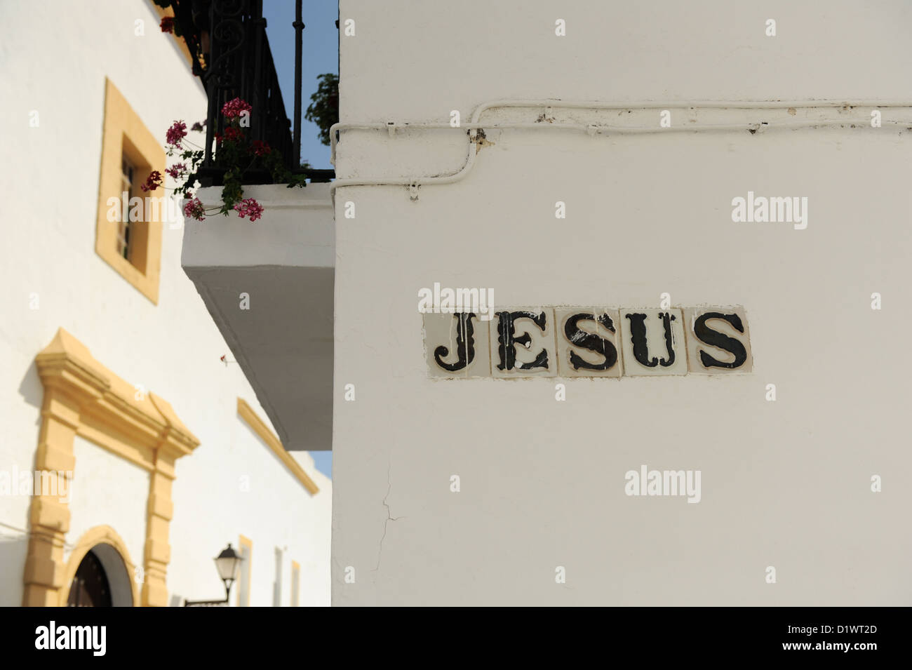 Jesus - Straßennamen in Vejer De La Frontera, eines der Pueblos Blancos oder weißen Dörfer von Andalusien, Spanien Stockfoto