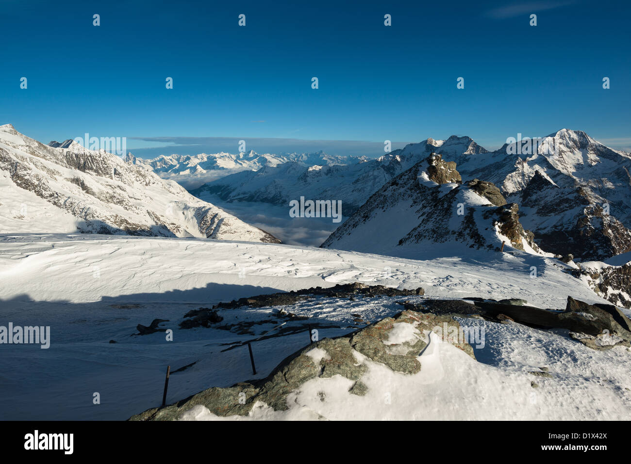 Panoramablick vom Mittelallalin, Saas Fee, Wallis, Schweiz Stockfoto