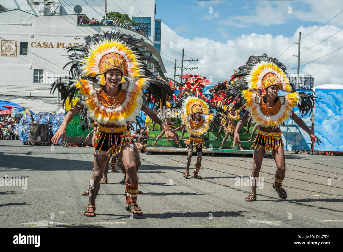 Teilnehmer des Tanz-Wettbewerbs anlässlich des Dinagyang Hommage an "The Santo Niño", Iloilo, Philippinen, Asien Stockfoto