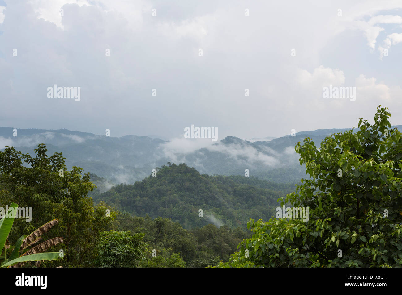 Landschaft in Huay Naam Dang Nationalpark, Nord-Thailand, Provinz Mae Hong Son auf der Straße nach Pai (Straße 1095) Stockfoto