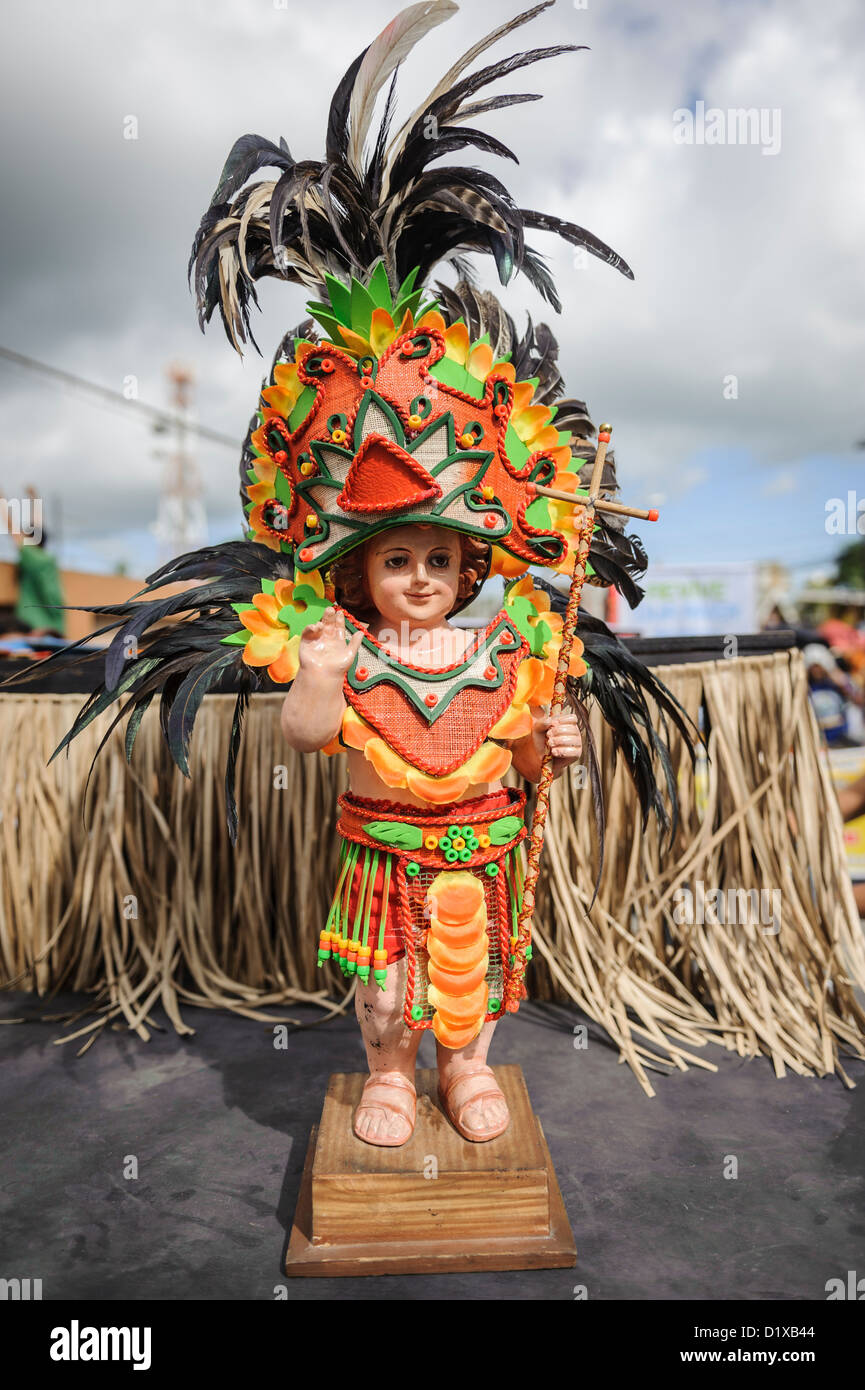 Statue des "The Santo Niño", Parade anlässlich des Dinagyang, Iloilo, Philippinen, S. E. Asia Stockfoto