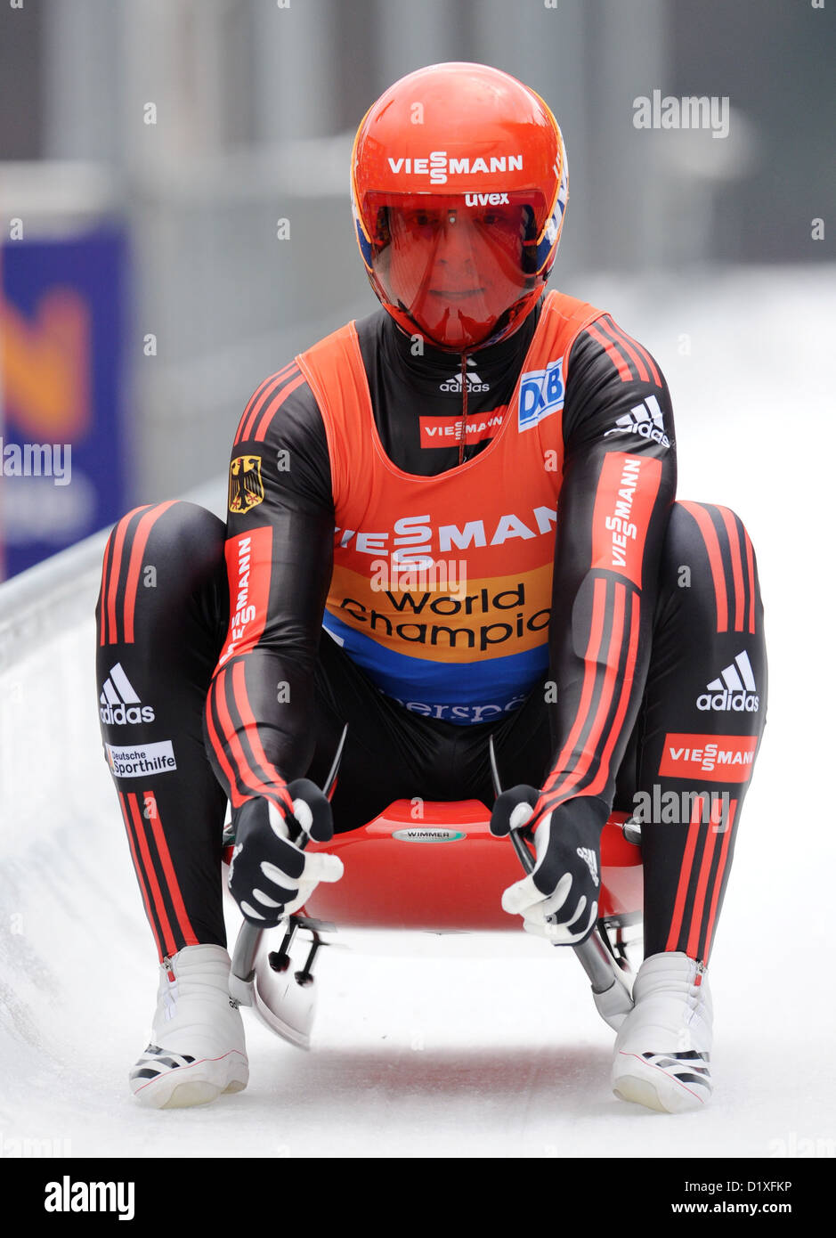 Deutscher Rennrodler Felix Loch in Aktion während der Rennrodel-Weltmeisterschaft in Königssee, Deutschland, 6. Januar 2013. Loch belegte den vierten Platz. Foto: Tobias Hase Stockfoto