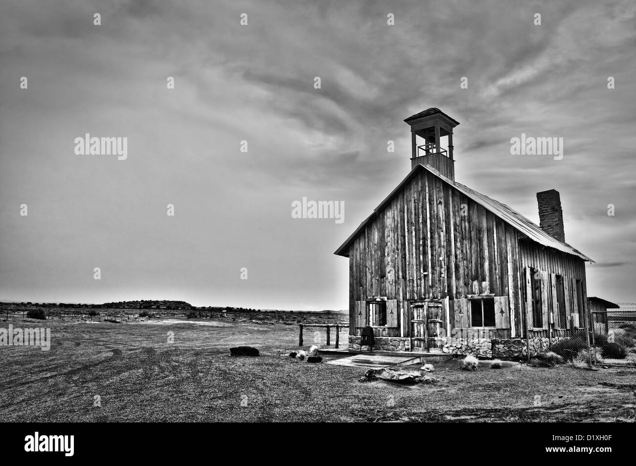 Kleine Holzkapelle, schwarz und weiß in der Nähe von Moab - Utah, USA Stockfoto