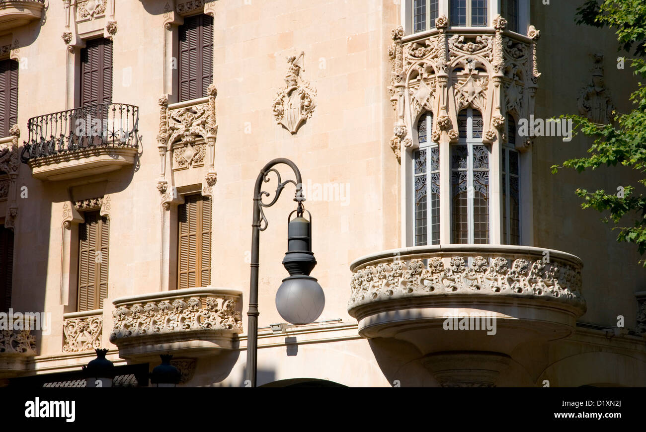 Palma De Mallorca, Mallorca, Balearen, Spanien. Modernistische Fassade des ehemaligen Gran Hotel in Plaça Weyler. Stockfoto