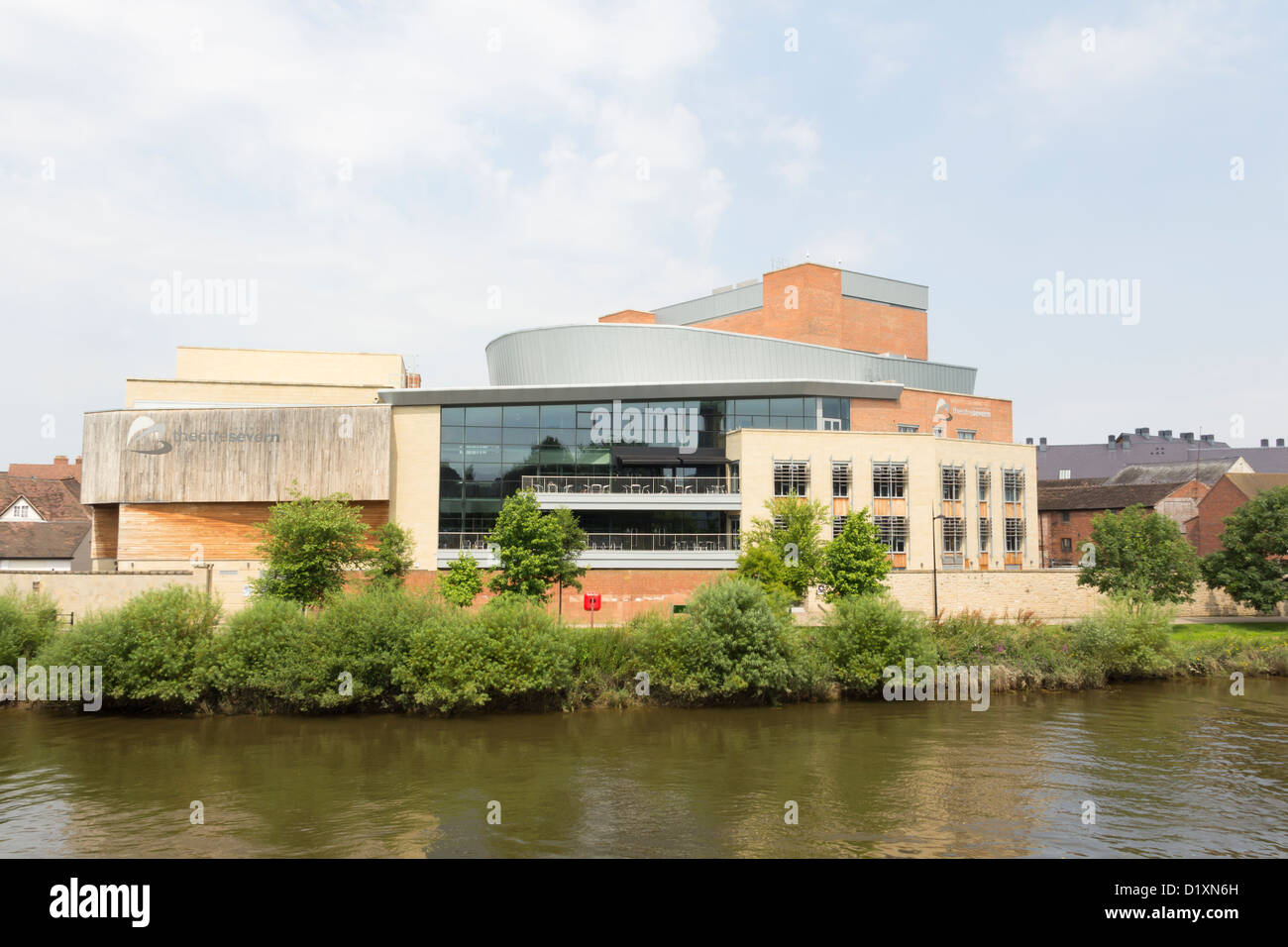 Die TheatreSevern Gebäude am Ufer des Flusses Severn in Shrewsbury.  Zu einem Preis von £ 28 Millionen erbaute eröffnet es 2009. Stockfoto