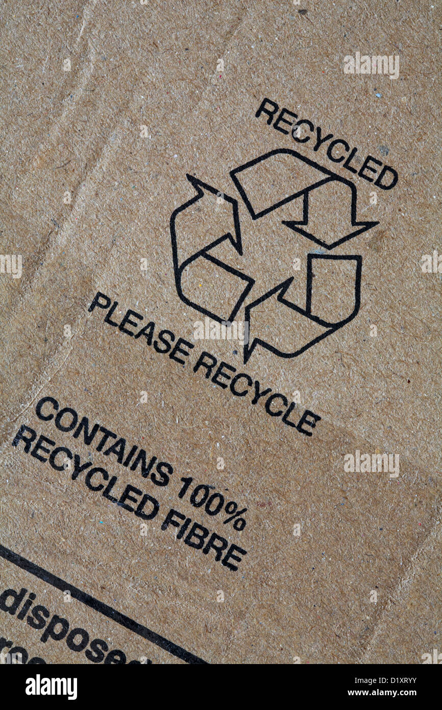 Recyceltes Logo auf Karton – bitte recyceln enthält 100 % Recyclingfasern – Recycling-Logo für Entsorgung Recycling Stockfoto