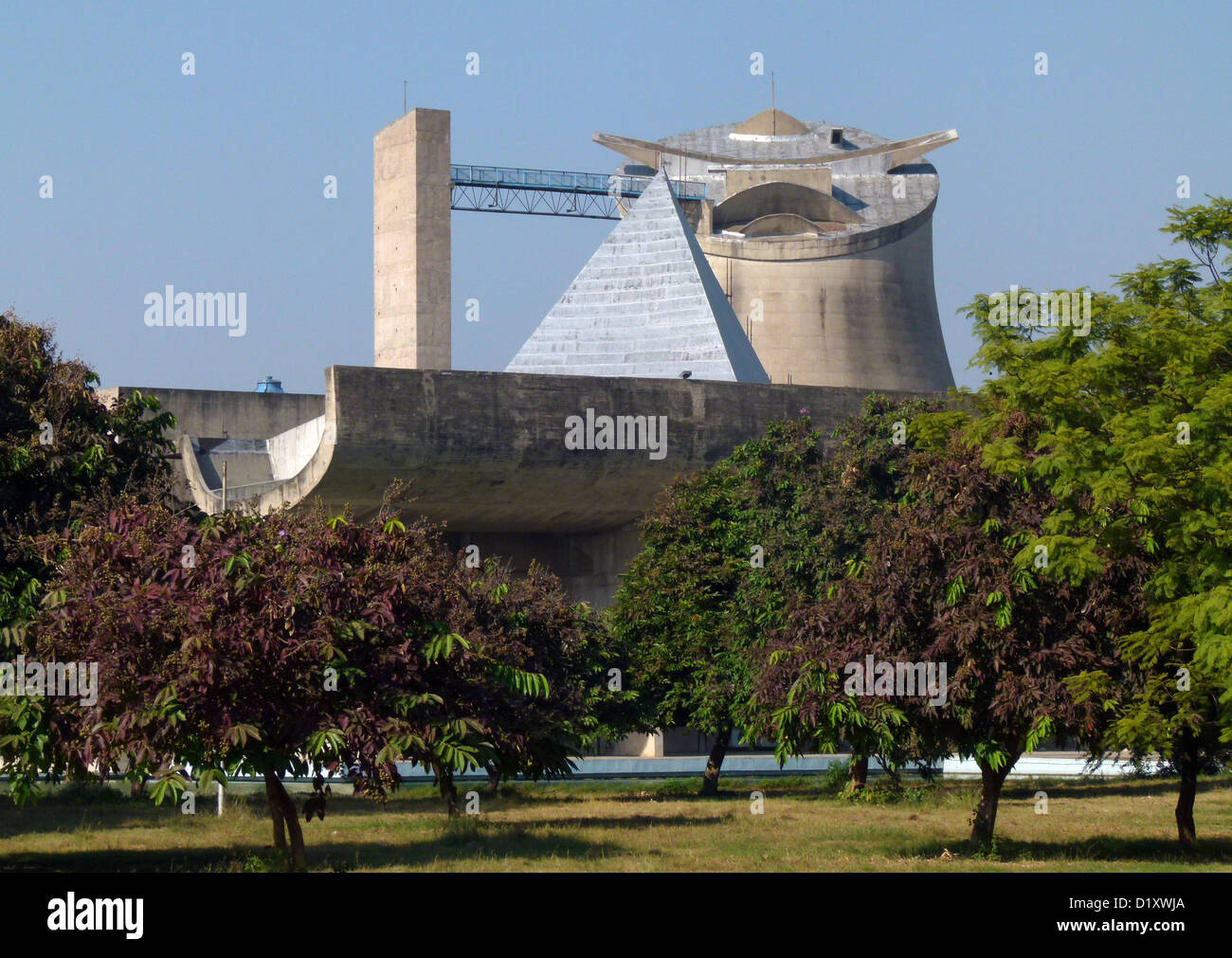 Capitol complex le corbusier chandigarh -Fotos und -Bildmaterial in ...