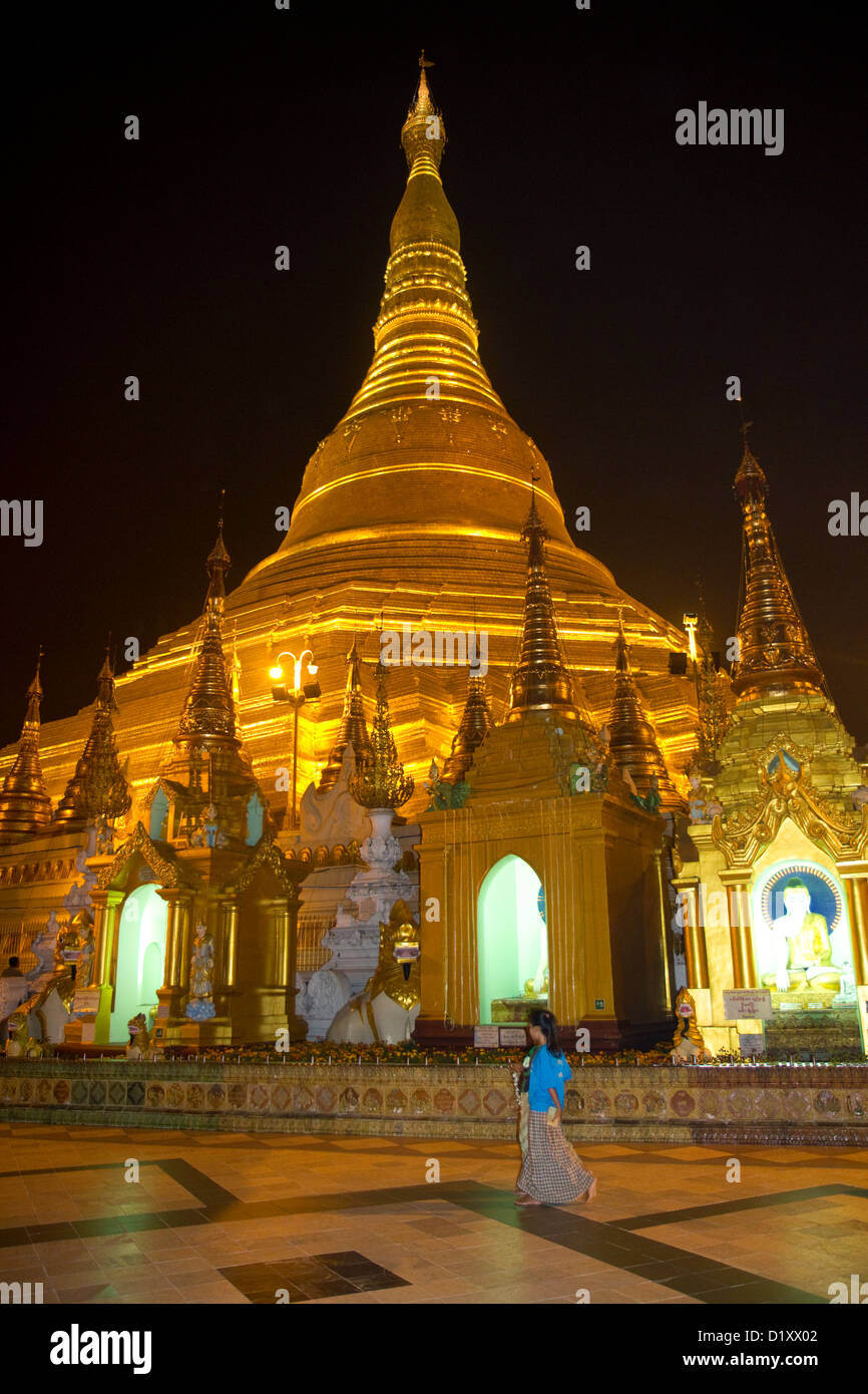 Die Shwedagon Paya befindet sich in Yangon (Rangoon), Myanmar (Burma). Stockfoto