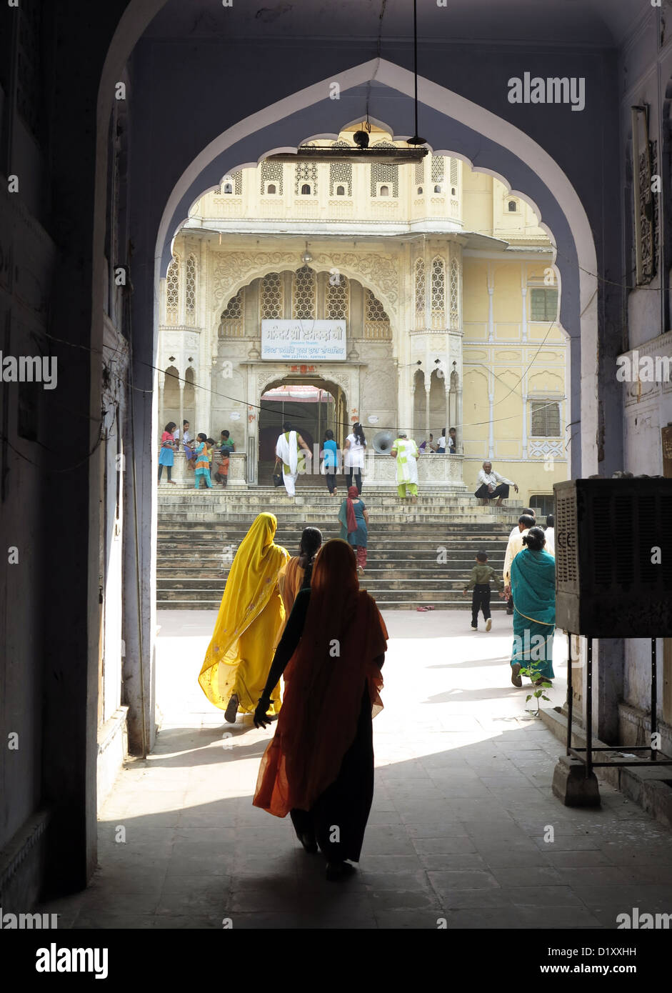 Eingang zu einem Hindu Tempel in Jaipur, Rajasthan, Indien Stockfoto