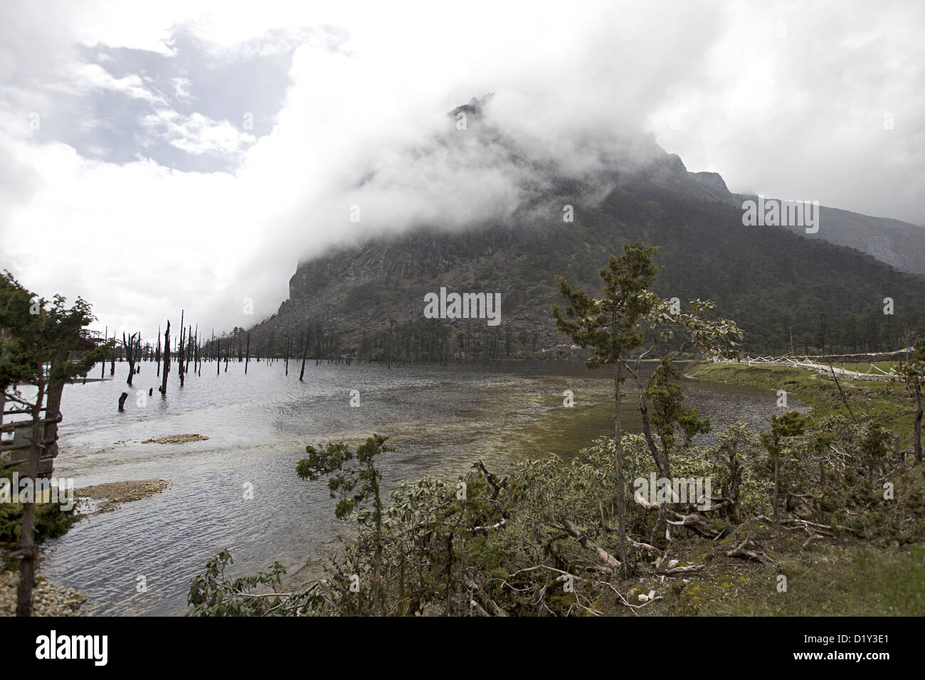 Shungatser See oder Madhuri See, Tawang, Arunachal Pradesh, Indien Stockfoto