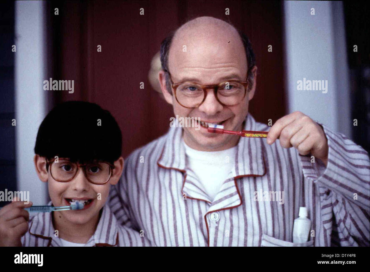 Mein super-Papa!  Genau wie Papa Ben Diskin, Wallace Shawn Zwar Versteht Sich Charlie (Ben Diskin) Mit seit Vater Stan Stockfoto