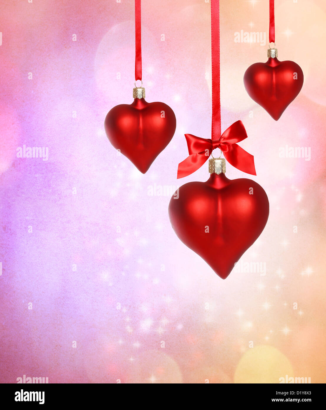 Valentine Herzen Ornamente mit rosa Grunge Hintergrund Stockfoto