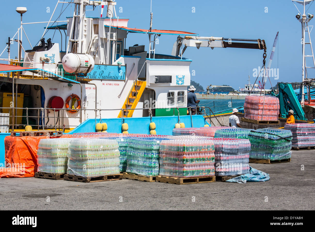 Entladung Softdrinks in Victoria, Mahé, Seychellen Stockfoto