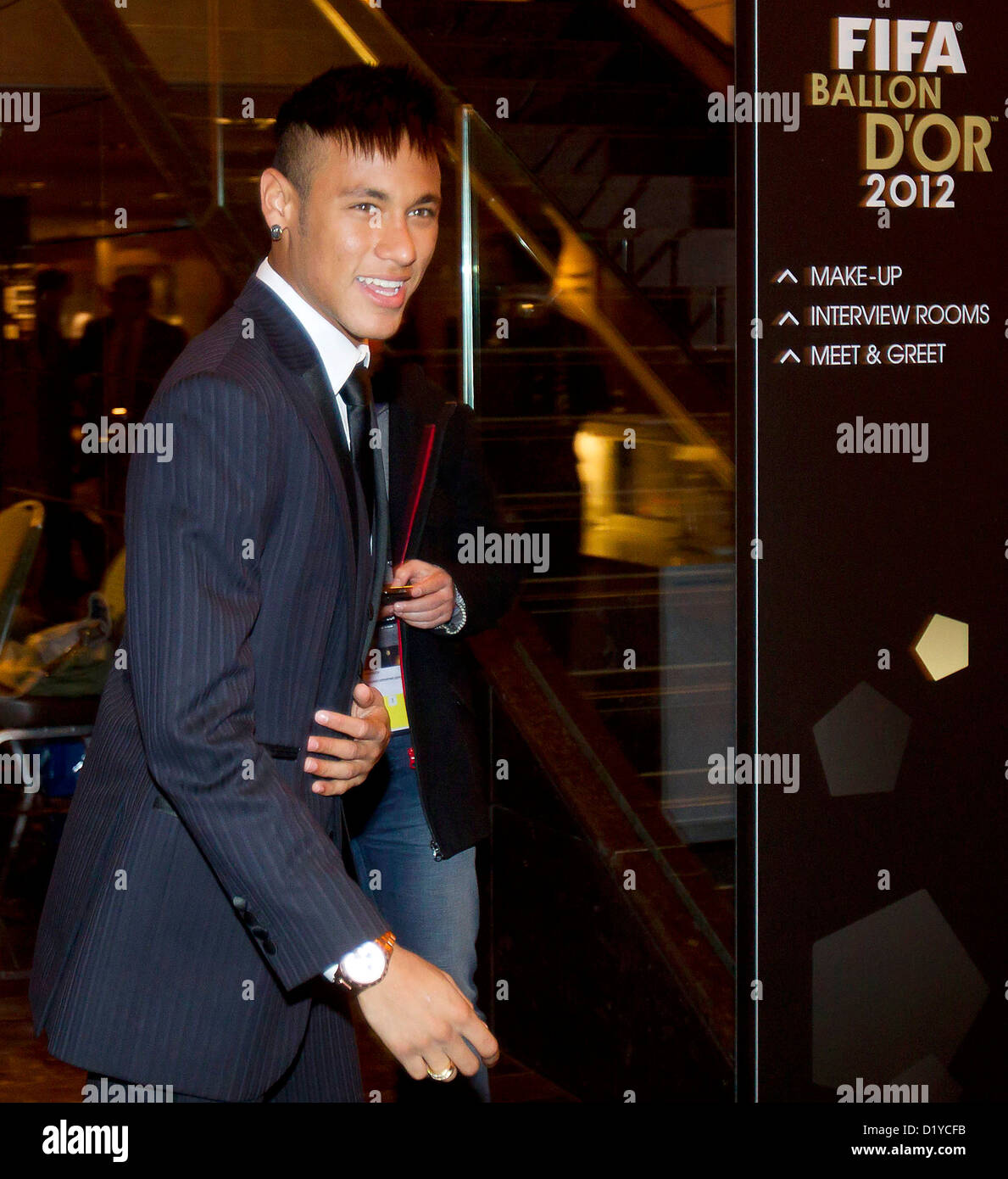 Neymar hat sehen, während FIFA Ballon d ' or Gala 2012 im Kongresshaus am 7. Januar 2013 in Zürich, Schweiz. Foto: S.Lau Stockfoto