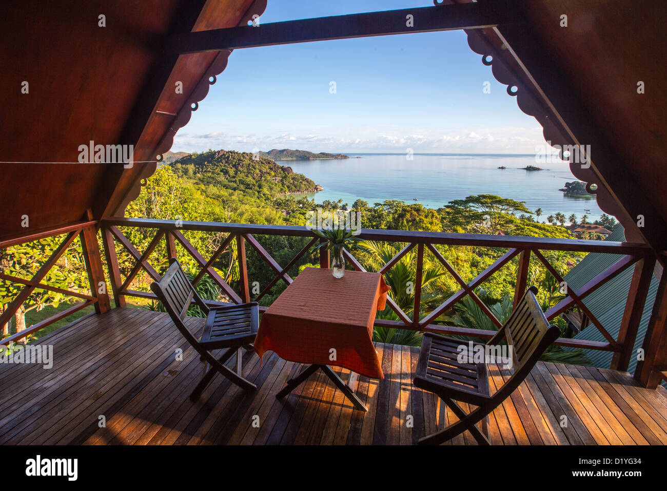 Blick von einer Kabine im Mango Lodge, Praline Island, Seychellen Stockfoto
