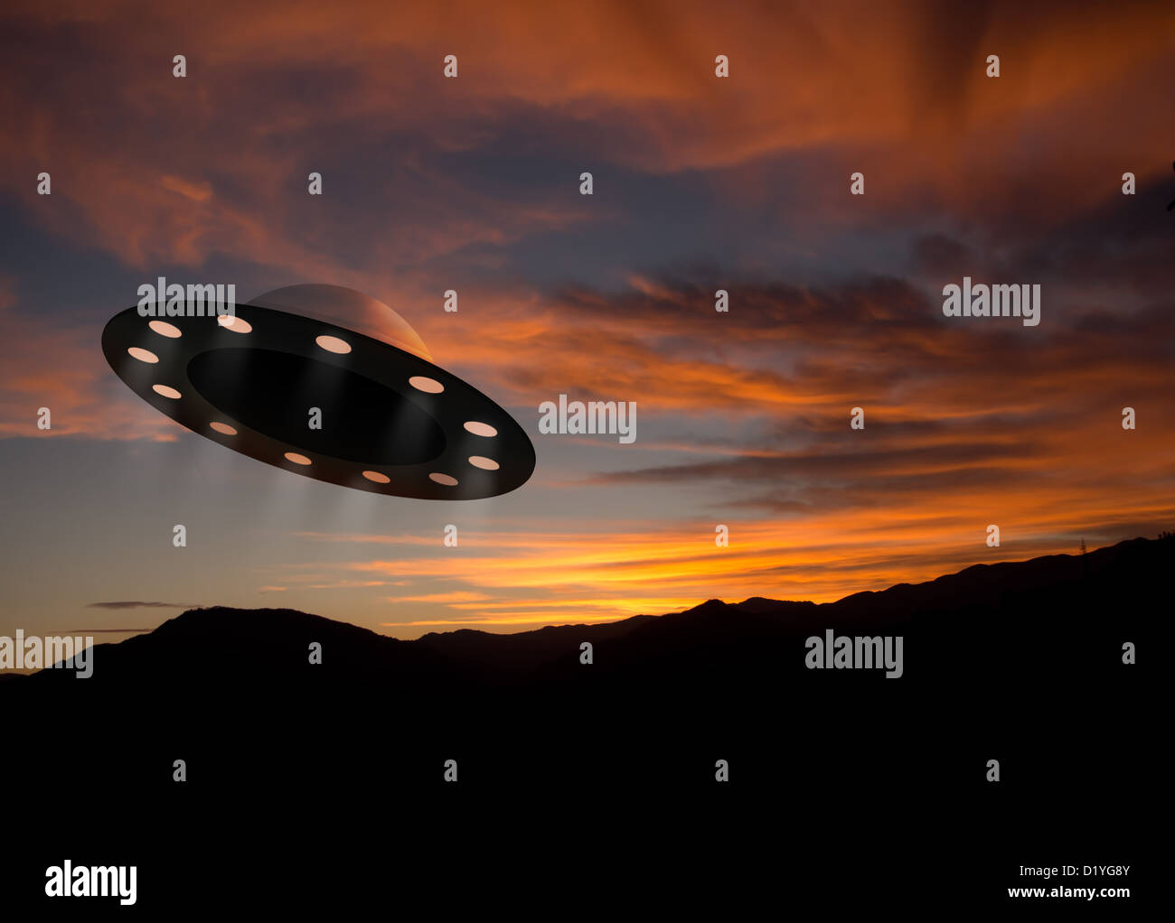 UFO bei Sonnenuntergang Stockfoto