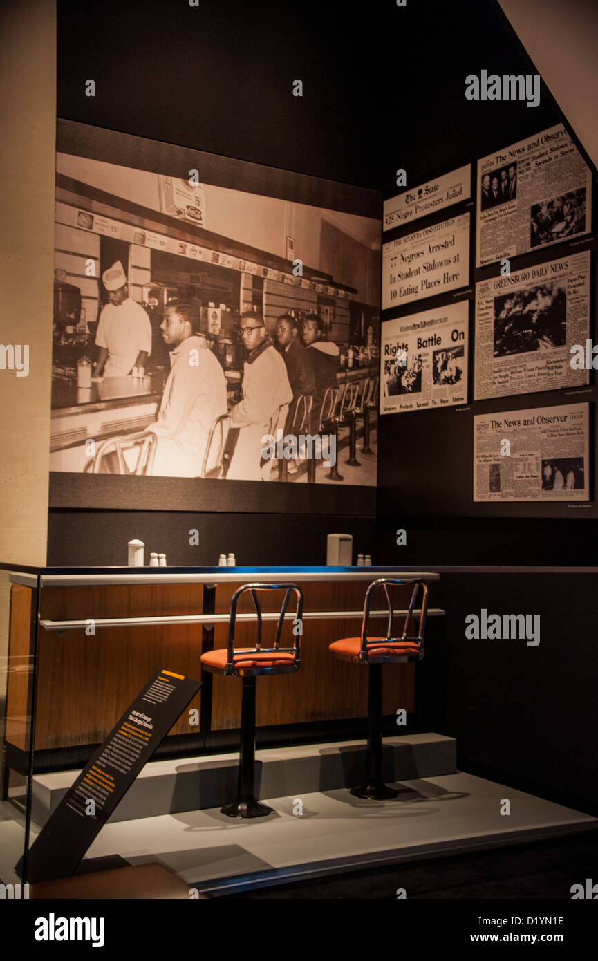 Interieur aus dem Medienmuseum The Newseum in Washington DC zeigt eine Bar aus der Zeit der Rassentrennung in den USA Stockfoto