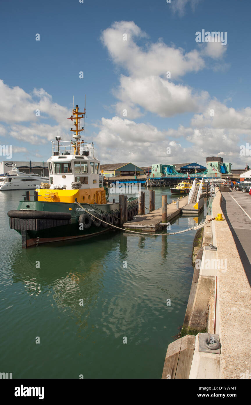 Der Hafen von Poole Schlepper und Aufhebung-Brücke Stockfoto