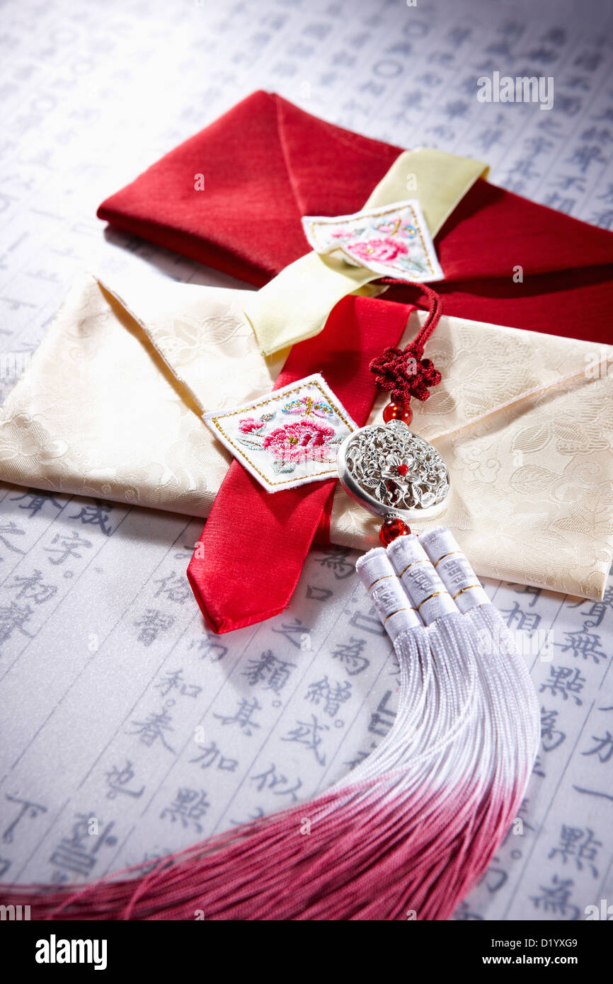 Norigae auf koreanische traditionelle Tuch Brieftasche Stockfoto