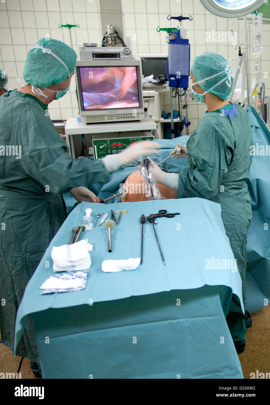 Essen, Deutschland, ein Arzt während einer Gallenblasen-Operation Stockfoto