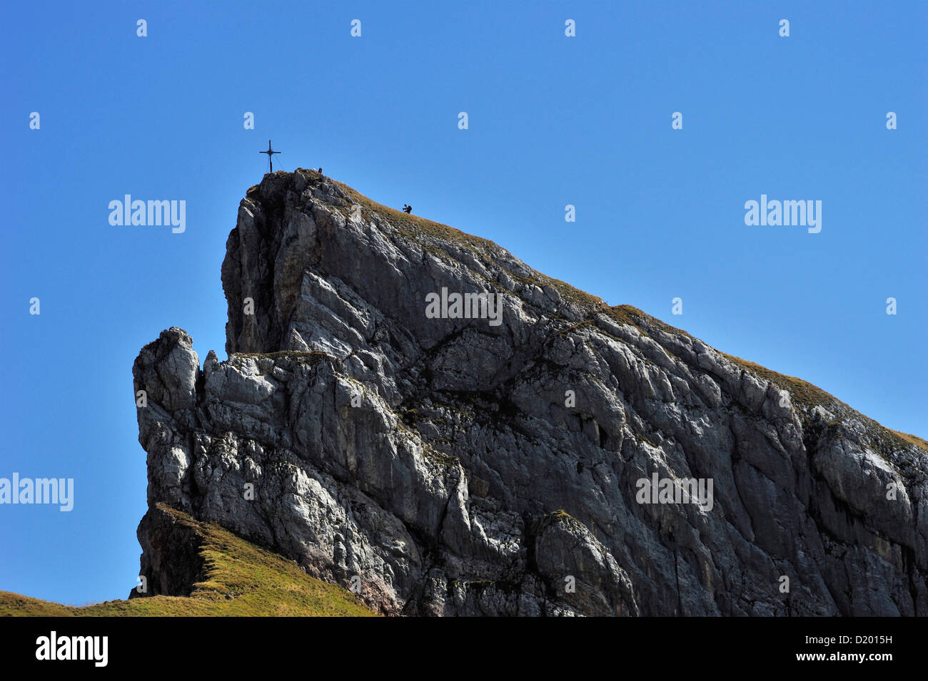 Sagzahn Gipfel mit Kreuz, Rofan Gebirge, Brandenberg Alpen, Tirol, Österreich Stockfoto