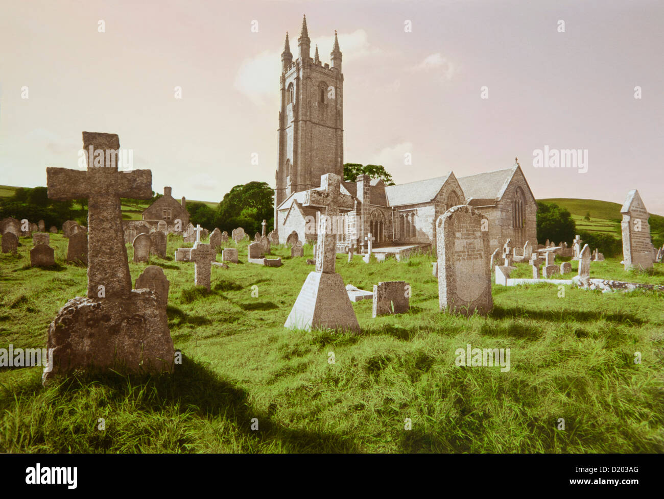 Friedhof in einem Dorf in der Nähe von Dartmoor, Devon, Südengland, Großbritannien, Europa Stockfoto