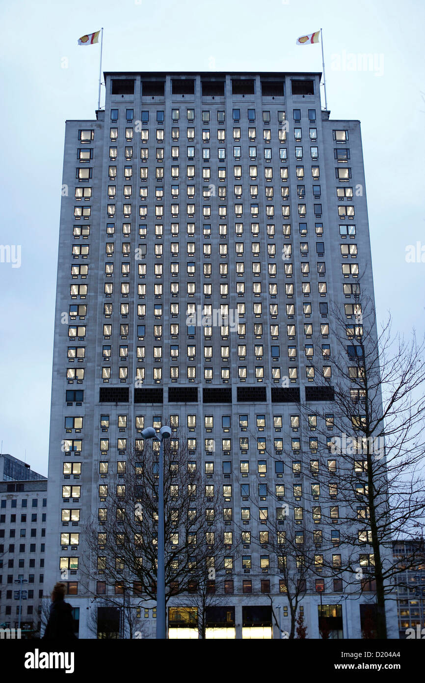 Die Shell Centre mit Blick auf das Südufer der Themse ist in London am 7. Januar 2013 abgebildet Stockfoto