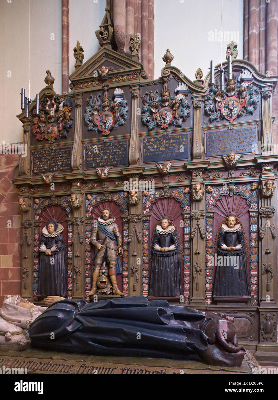 Geschnitzte Figuren innerhalb der Stiftskirche St. Arunal, Stiftskirche, St. Arunal Kirche, Alt-Saarbrücken, Saarbrücken, Saar Stockfoto