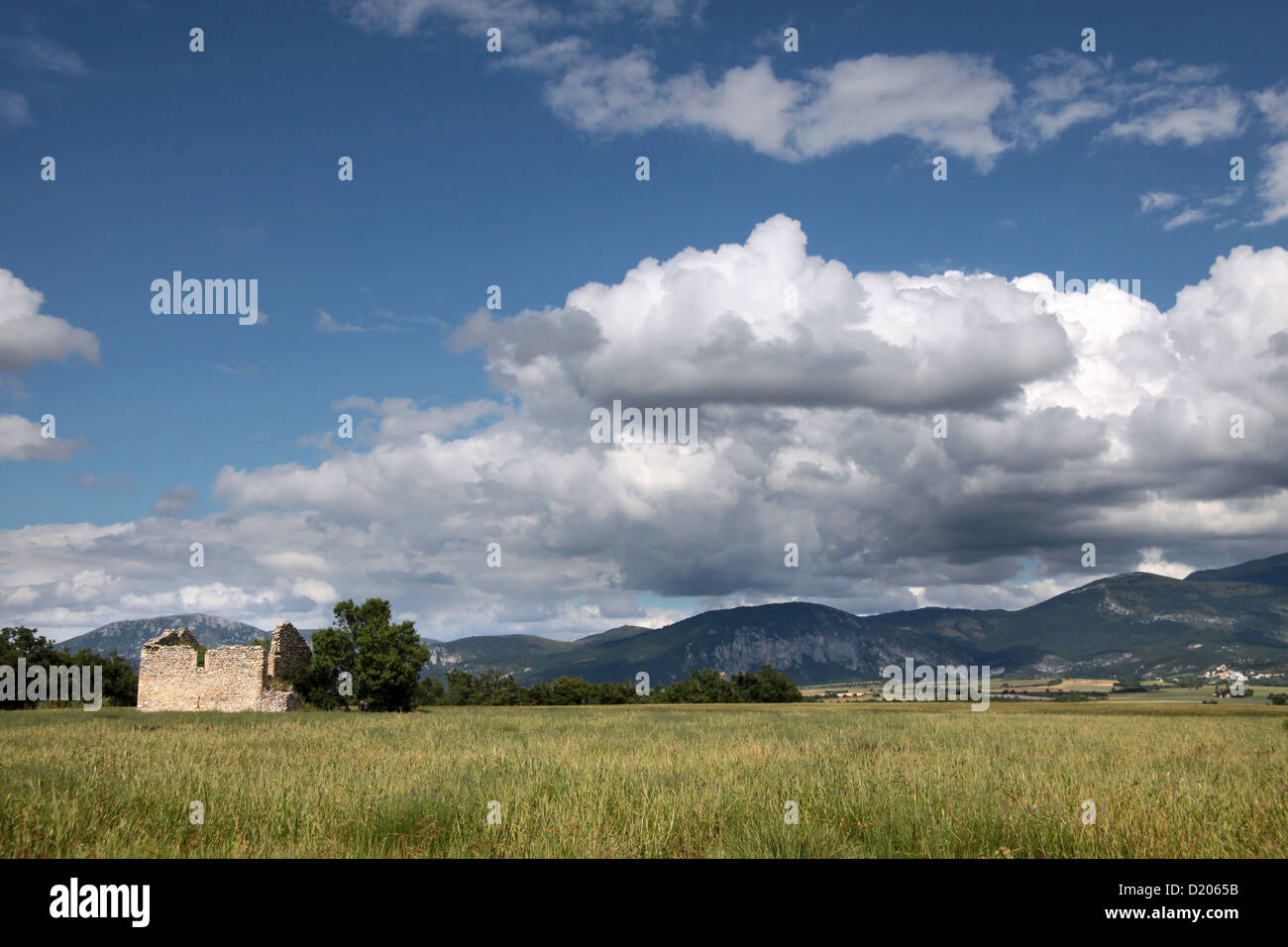 Naturlandschaft in der Haute-Provence in Moustiers-Sainte-Marie, Frankreich Stockfoto