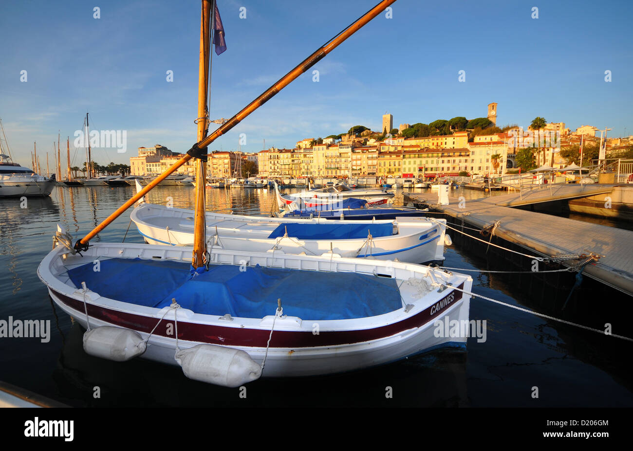 Boote am alten Hafen von Cannes, Côte d ' Azur, Südfrankreich, Europa Stockfoto