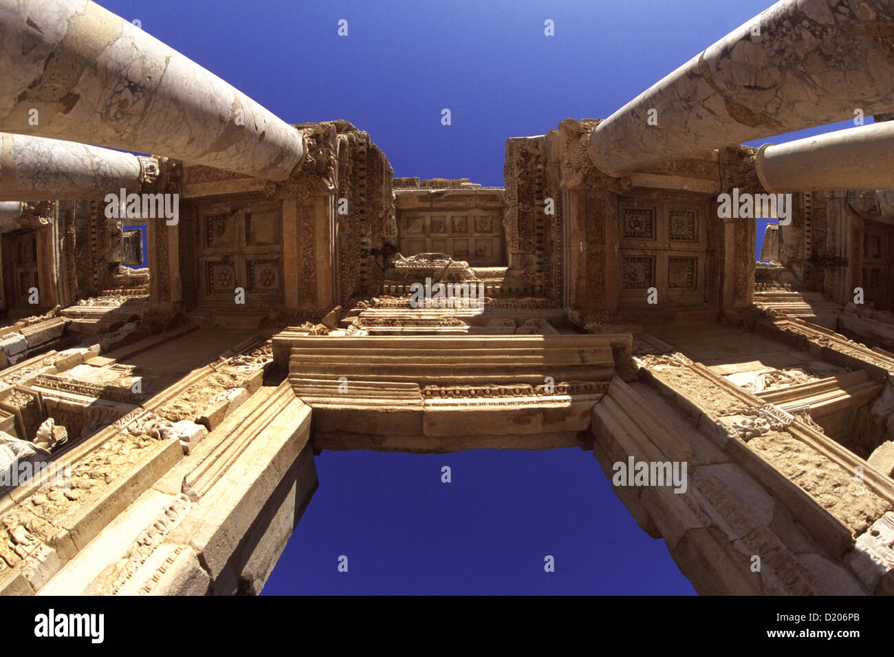 Die alte Bibliothek von Celsius in den Ruinen der Stadt Ephesos Izmir-Türkei Stockfoto