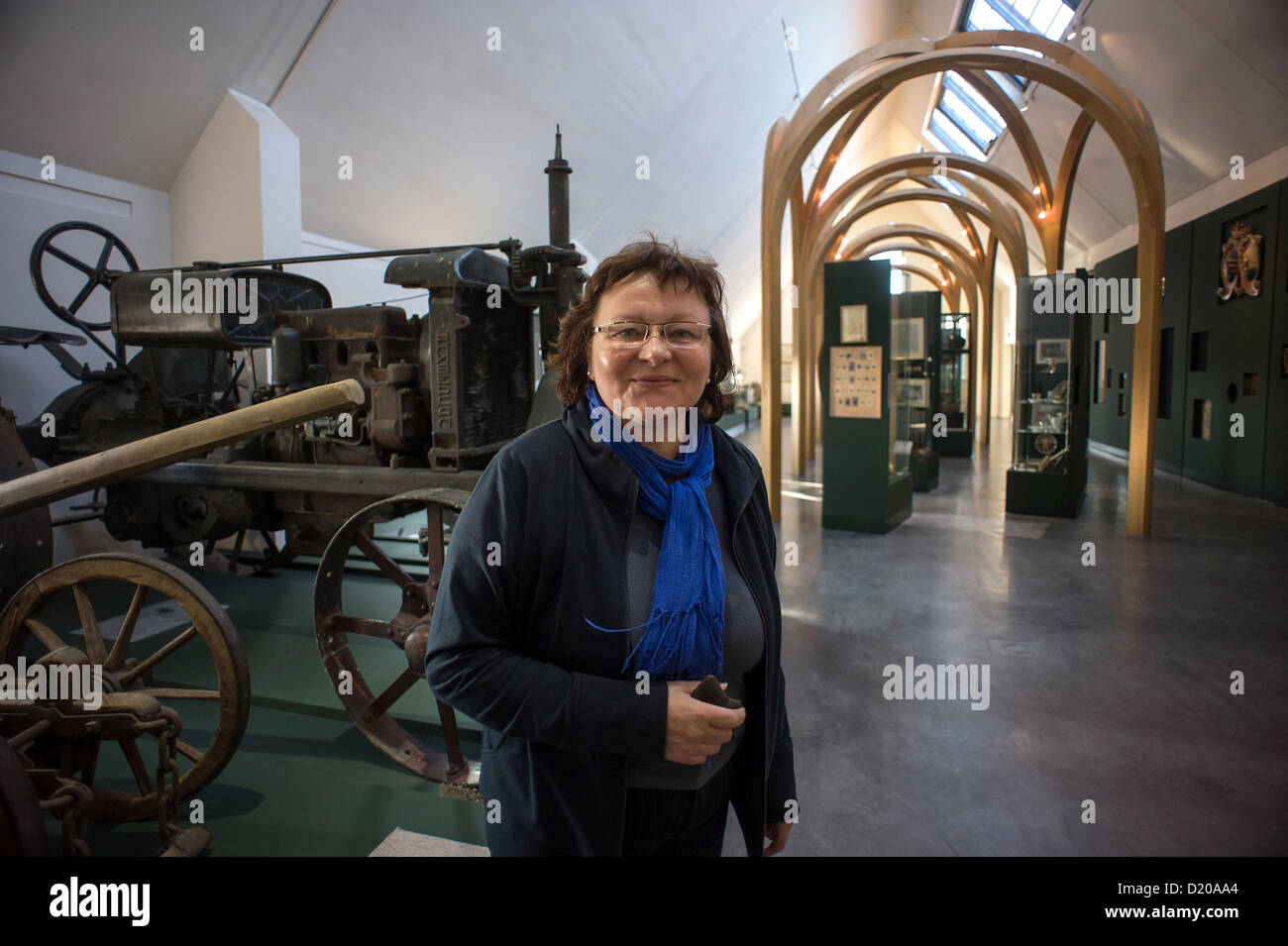 Luckau, Deutschland, Leiter des Museums Helga Tucek im Museum des ehemaligen Klosters / Gefängnis Stockfoto